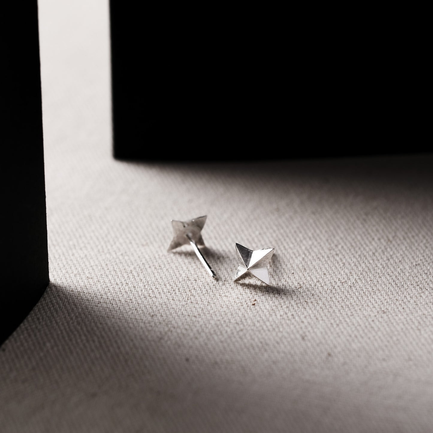 言成金工坊| Cross Star Earring 四芒星耳環