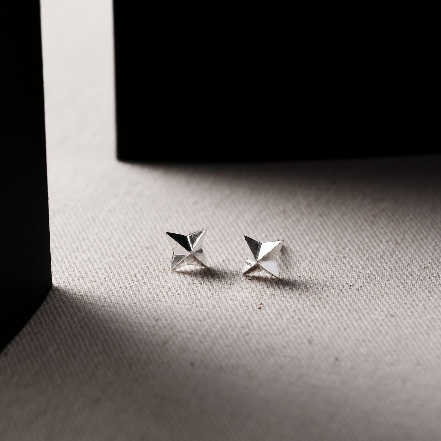 言成金工坊| Cross Star Earring 四芒星耳環