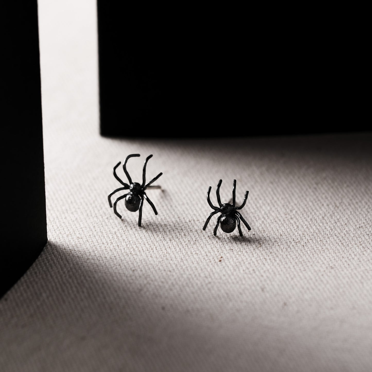 言成金工坊| Spider Earring 蜘蛛耳針 Studs