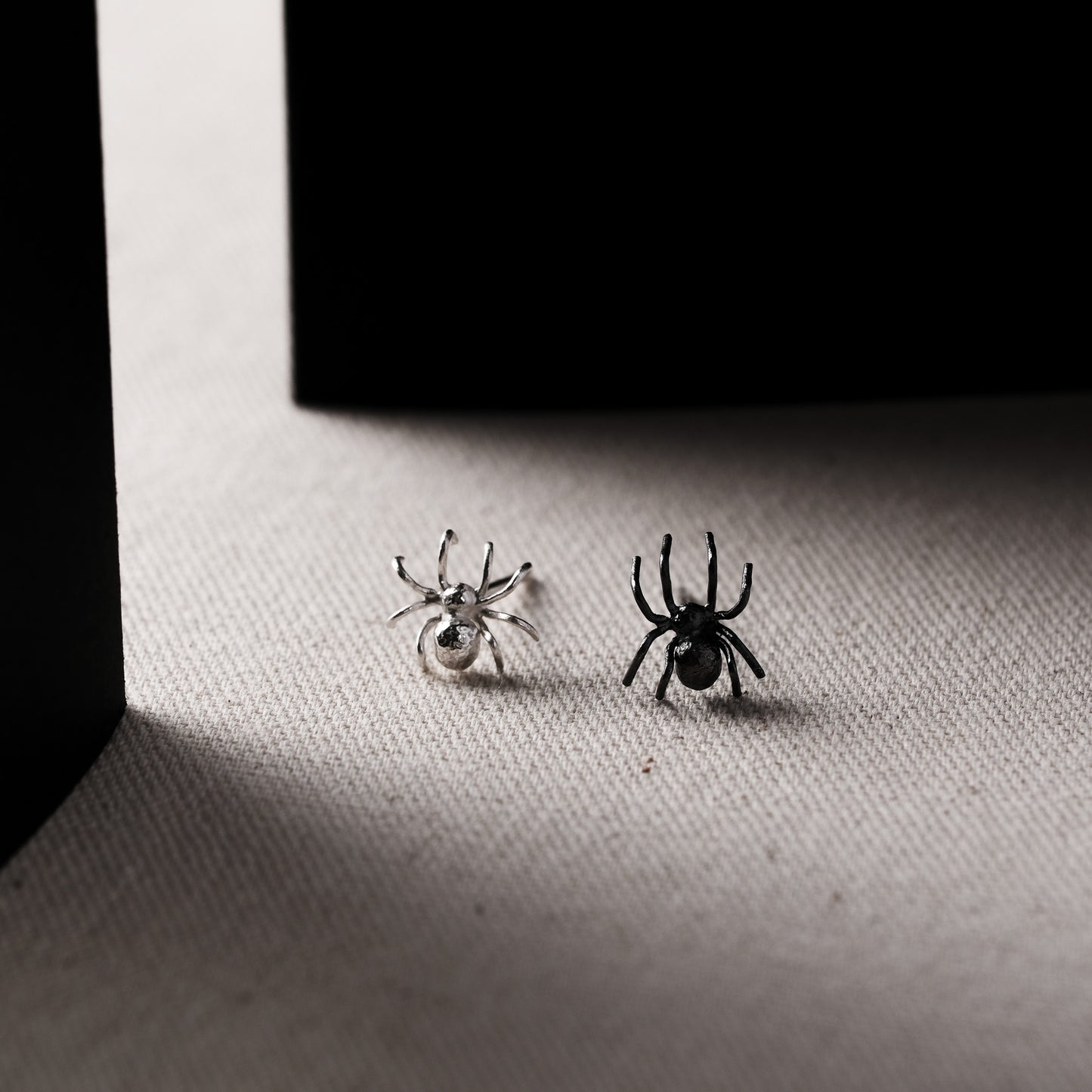 言成金工坊| Spider Earring 蜘蛛耳針 Studs