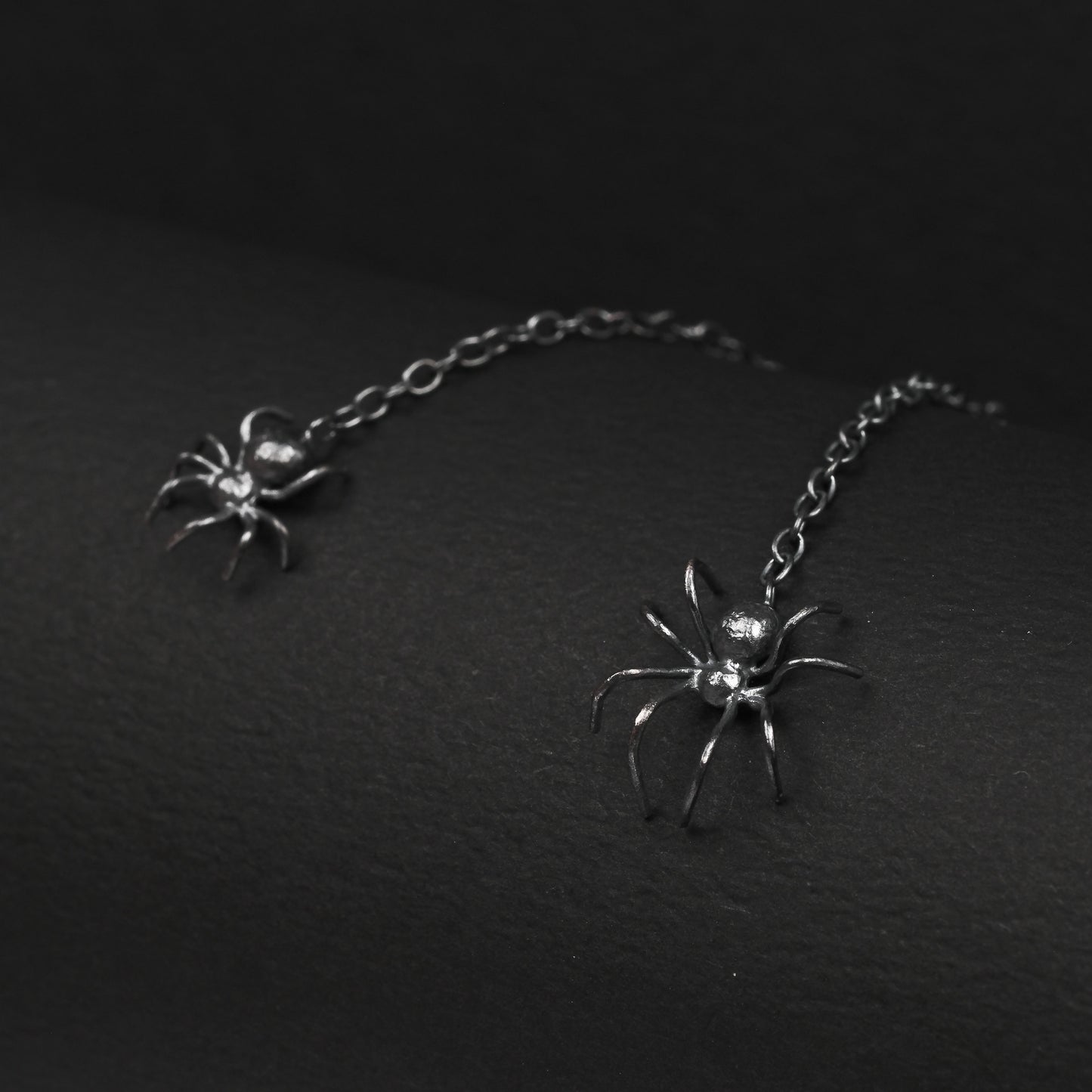 言成金工坊｜ Spider Earring 蜘蛛耳線 Thread